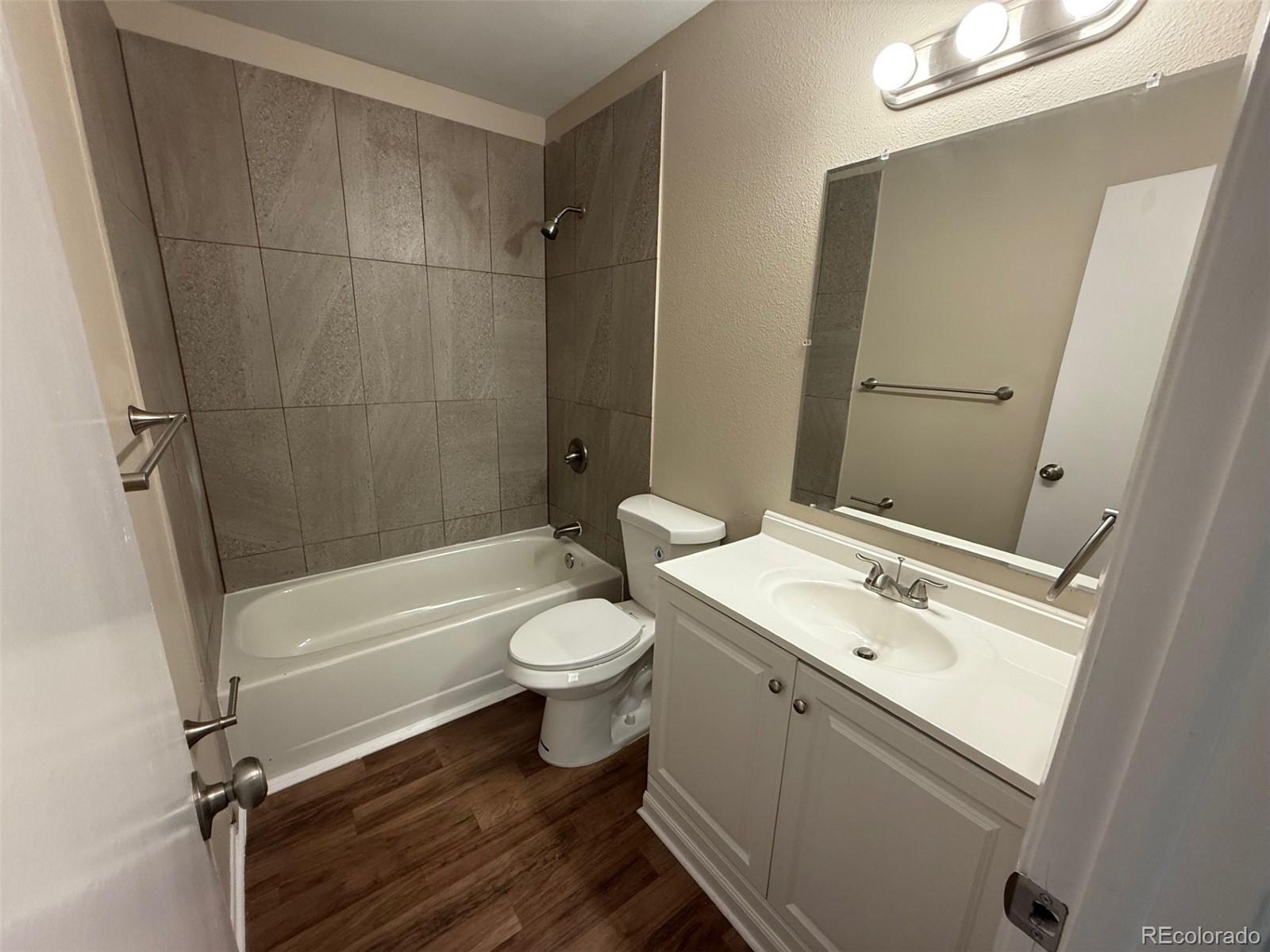 1015-1017 Bennett Avenue