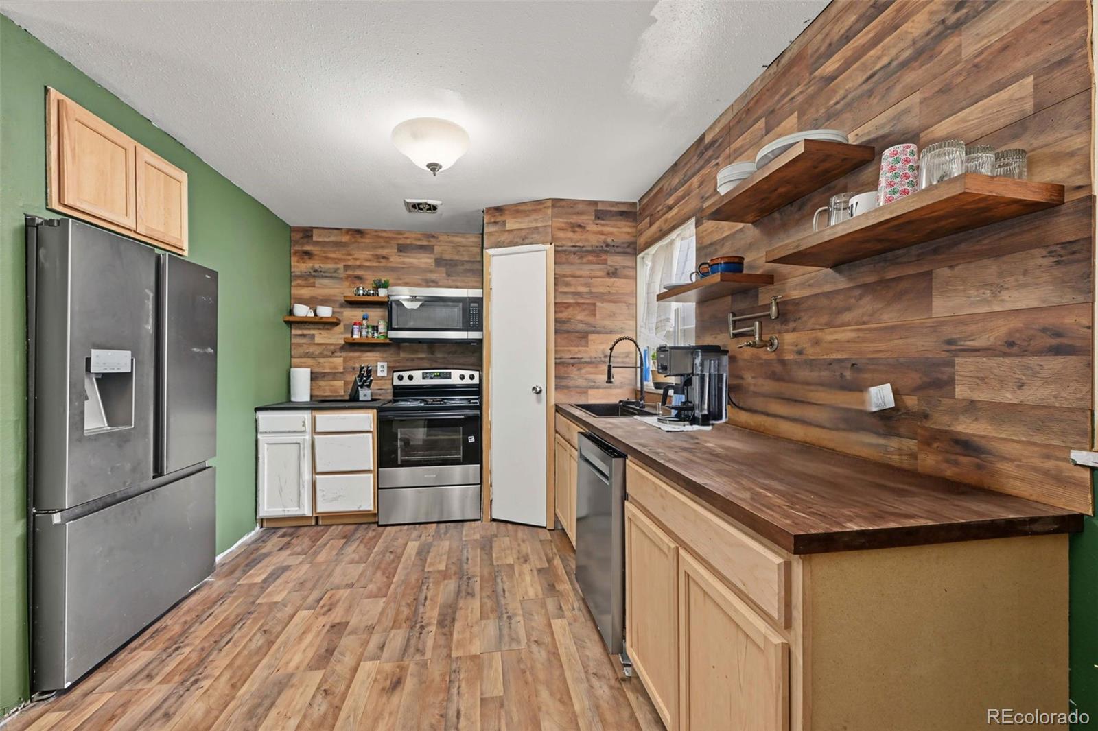 616 W 8th Street
