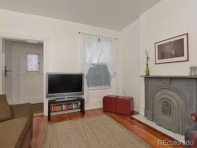 144 W Cedar Avenue