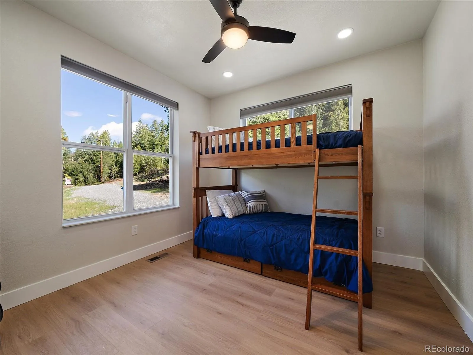 Evergreen, Colorado 80439, United States, 2 Bedrooms Bedrooms, ,1 BathroomBathrooms,Residential,Active,217534