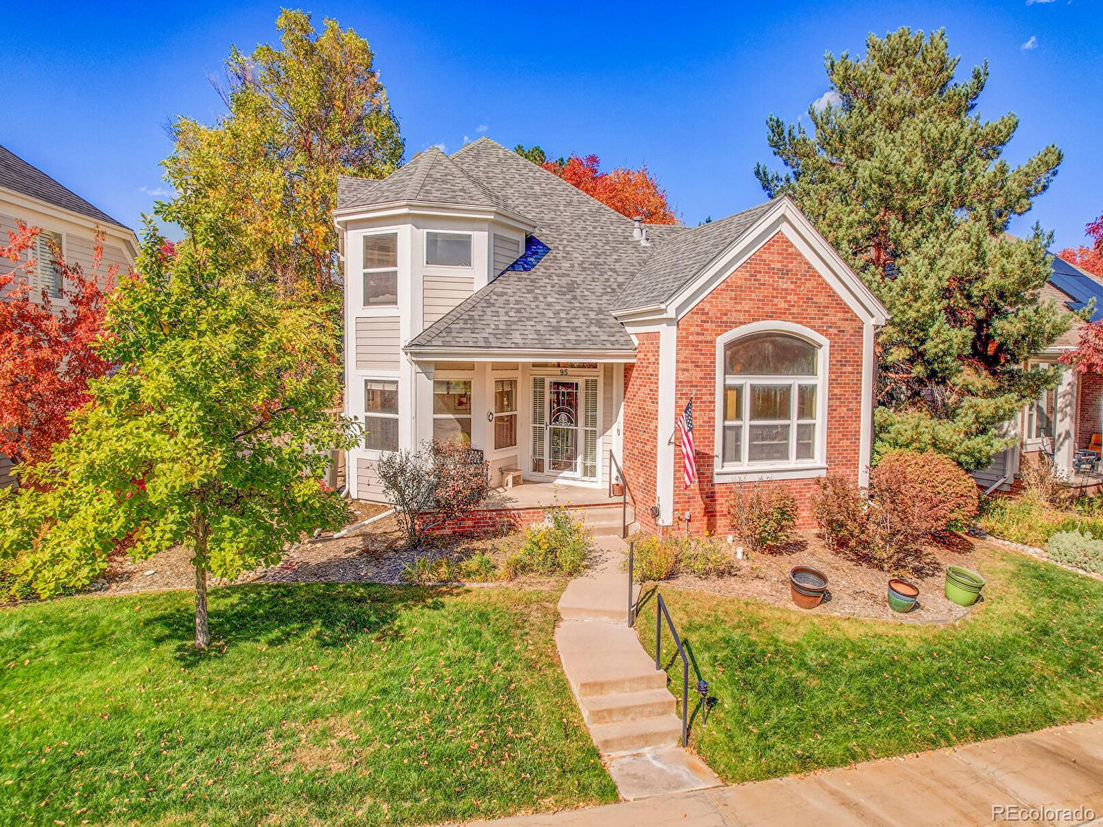 1011 S Valentia Street 95