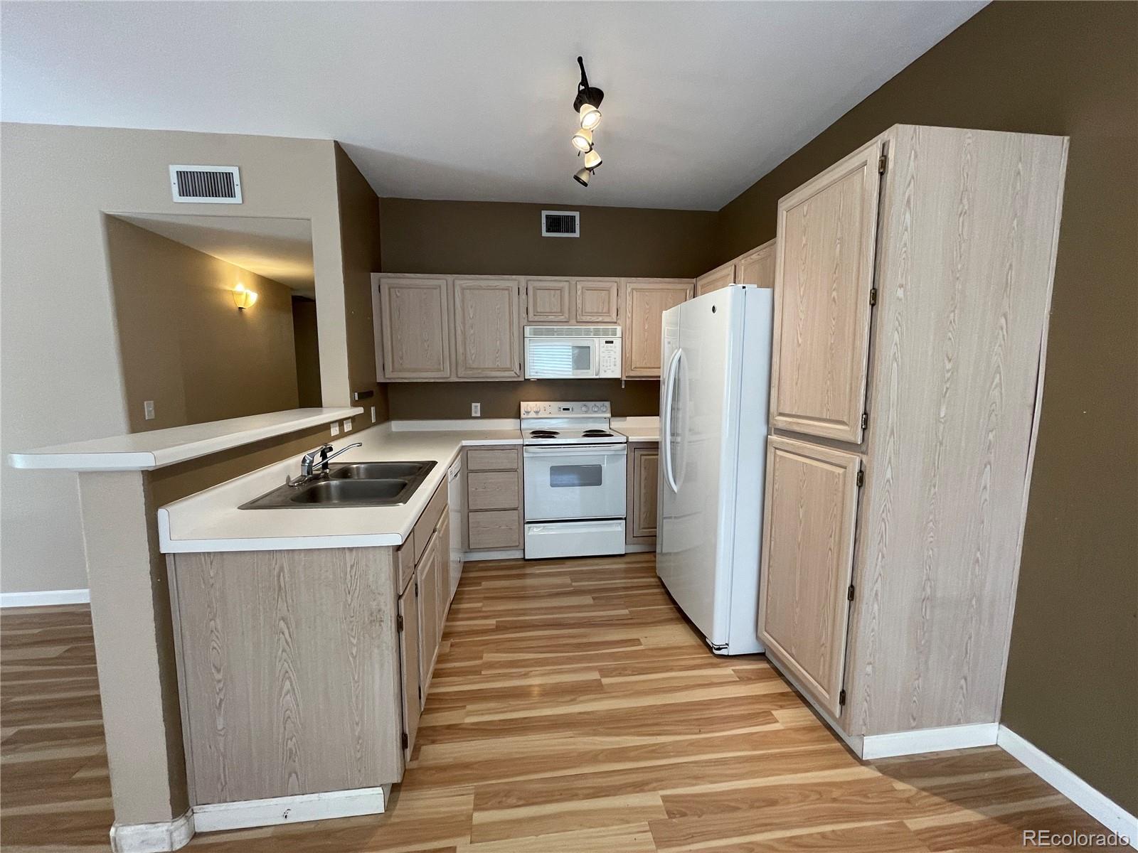 1146 Opal Street 101