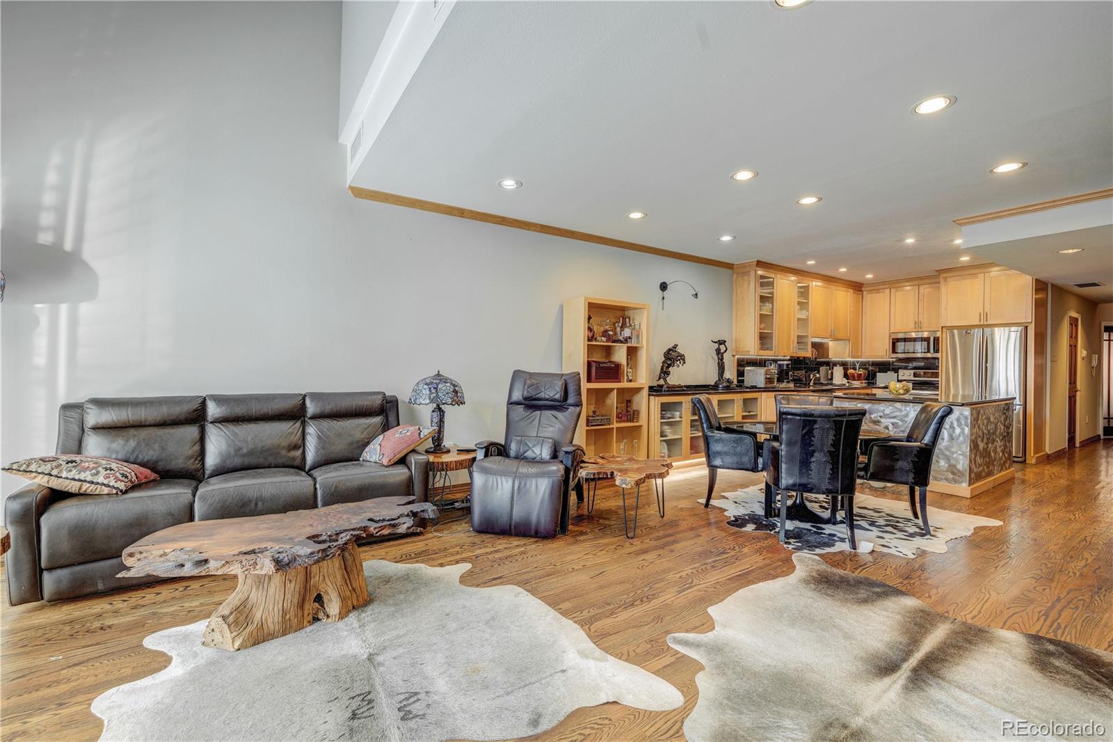 1512 Larimer Street 24
