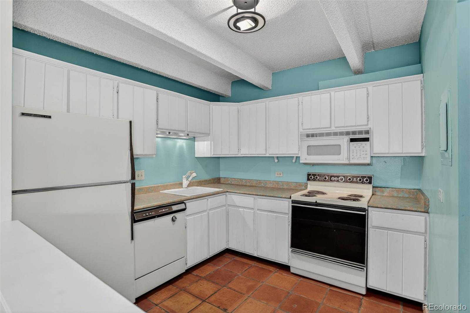 555 E 10th Avenue 409