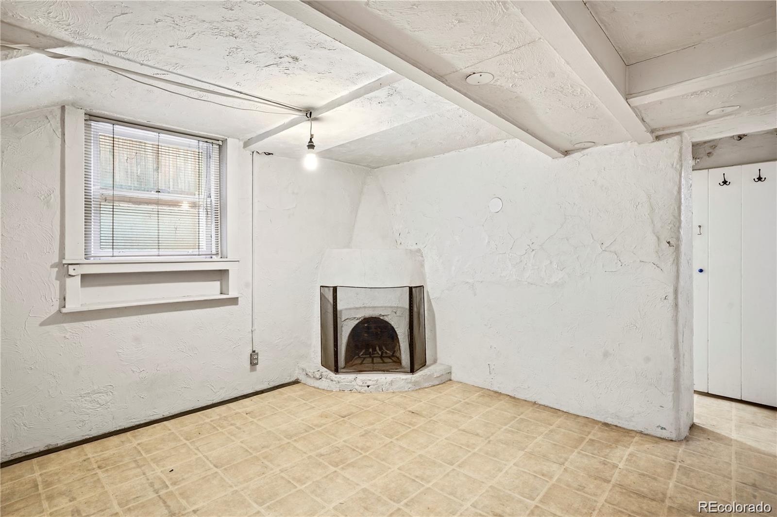 840 N Emerson Street 6