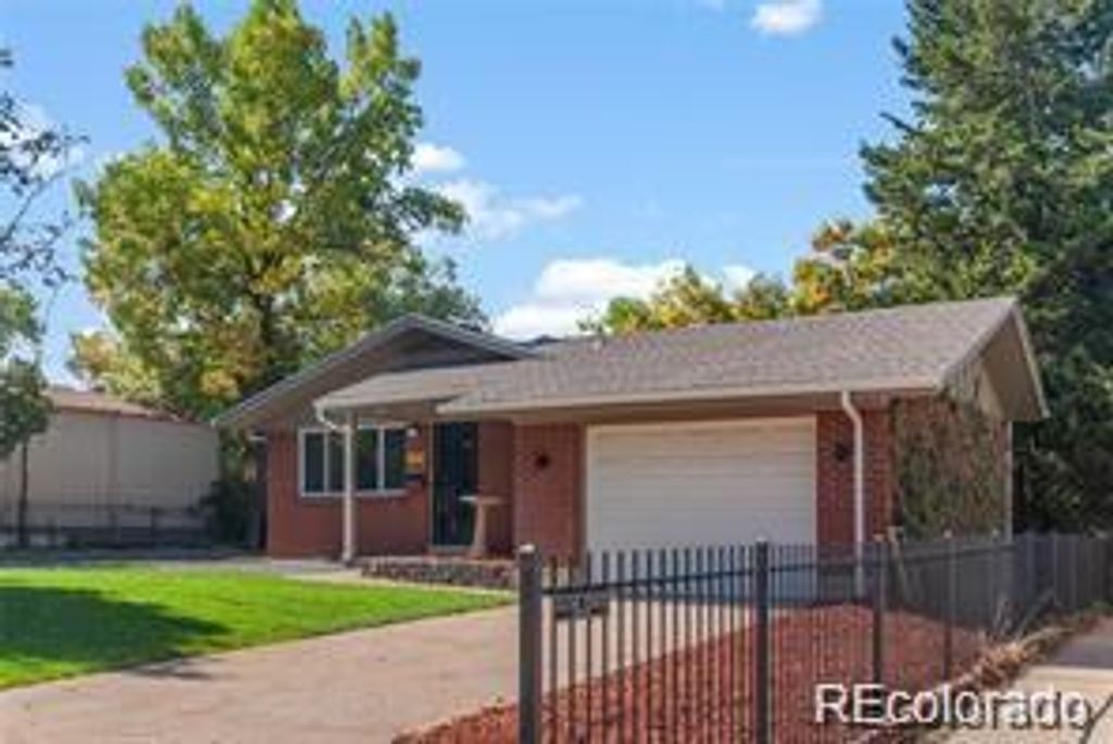 Photo of 4585 S Elati Street, Englewood, CO 80110 (MLS # 3655358)