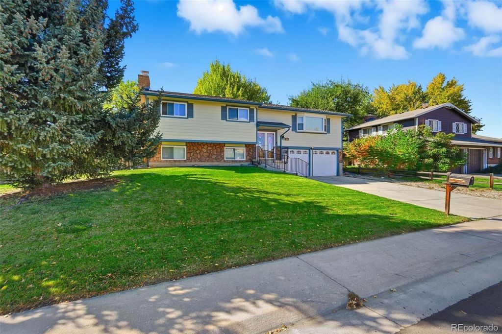 Photo of 4441 S Estes Street, Littleton, CO 80123 (MLS # 6170154)