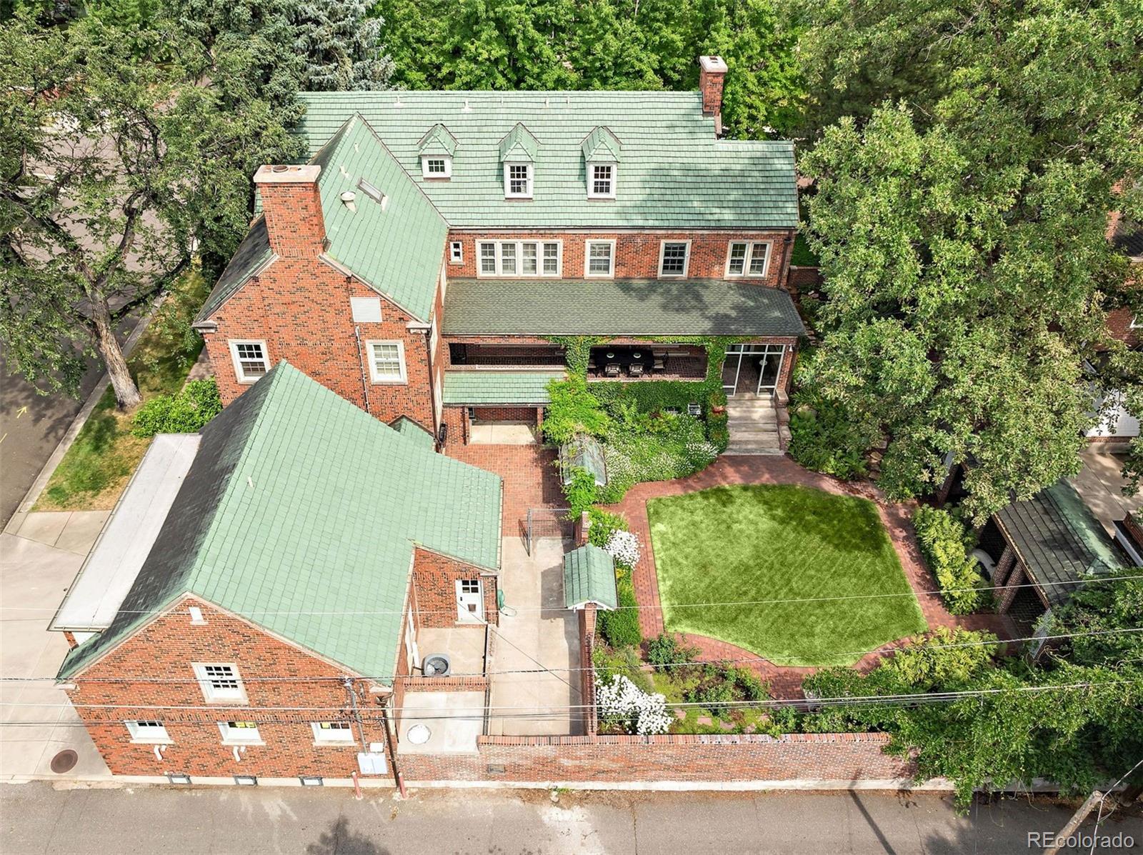869 Vine Street