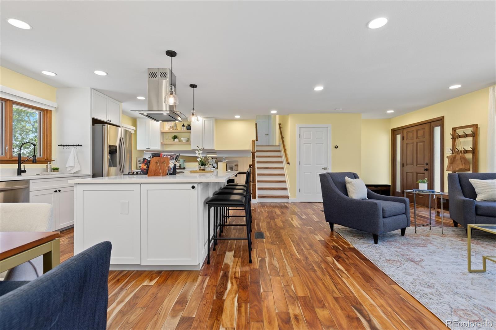 1332 S Yank Street, Lakewood, CO, 80228 4 1332 S Yank Street