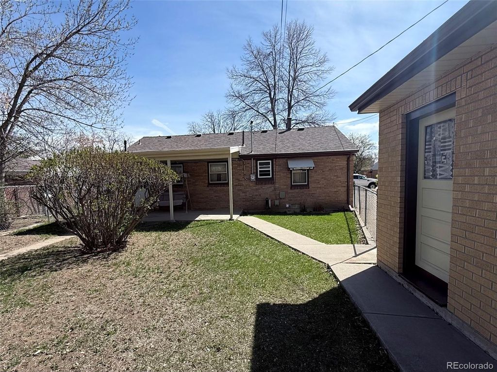 Photo of 5555 Dudley Court, Arvada, CO 80002 (MLS # 9532841)