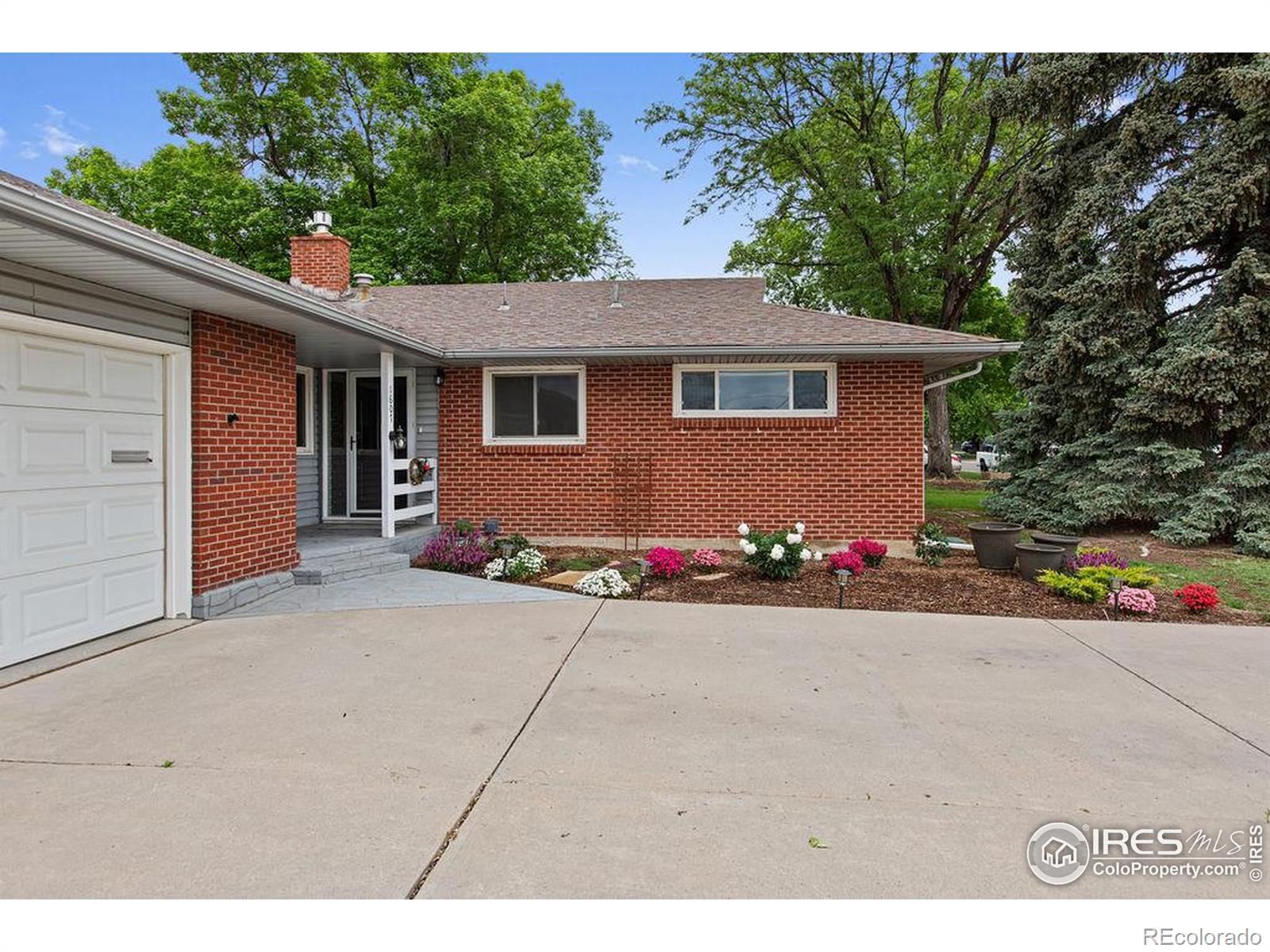 1607 Pinyon Court