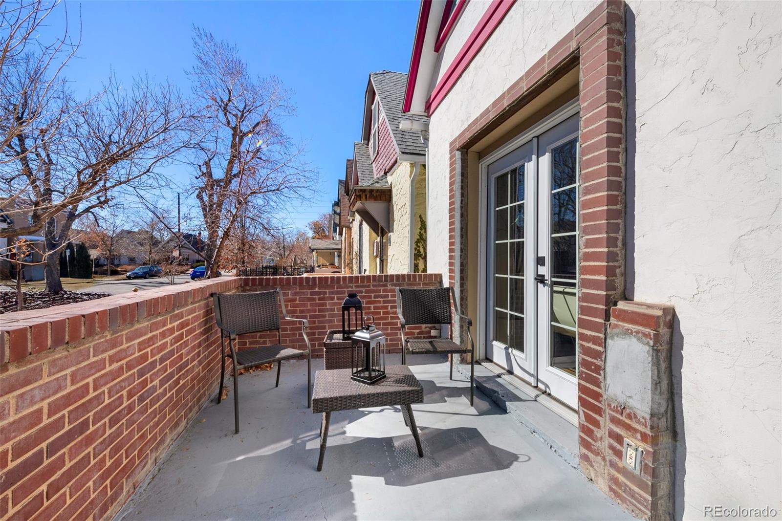 69 W Cedar Avenue
