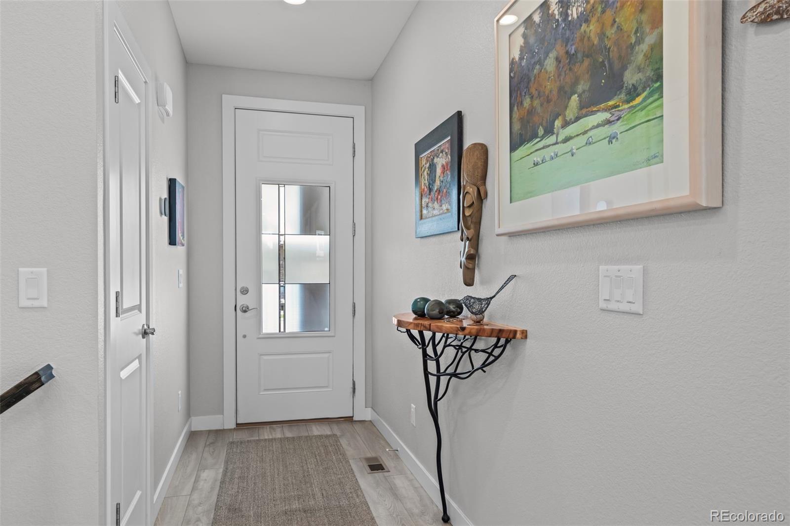 1915 Canyonpoint Lane