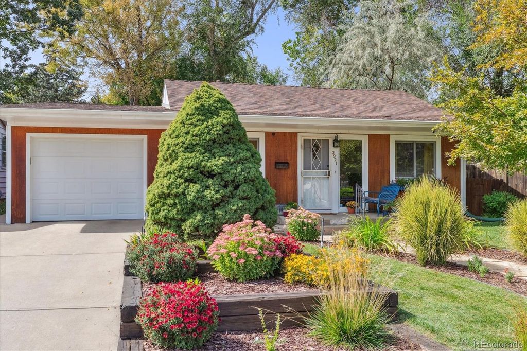 Photo of 2921 S Corona Street, Englewood, CO 80113 (MLS # 9292824)