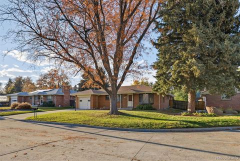 2555 Lewis Court Lakewood CO 80215