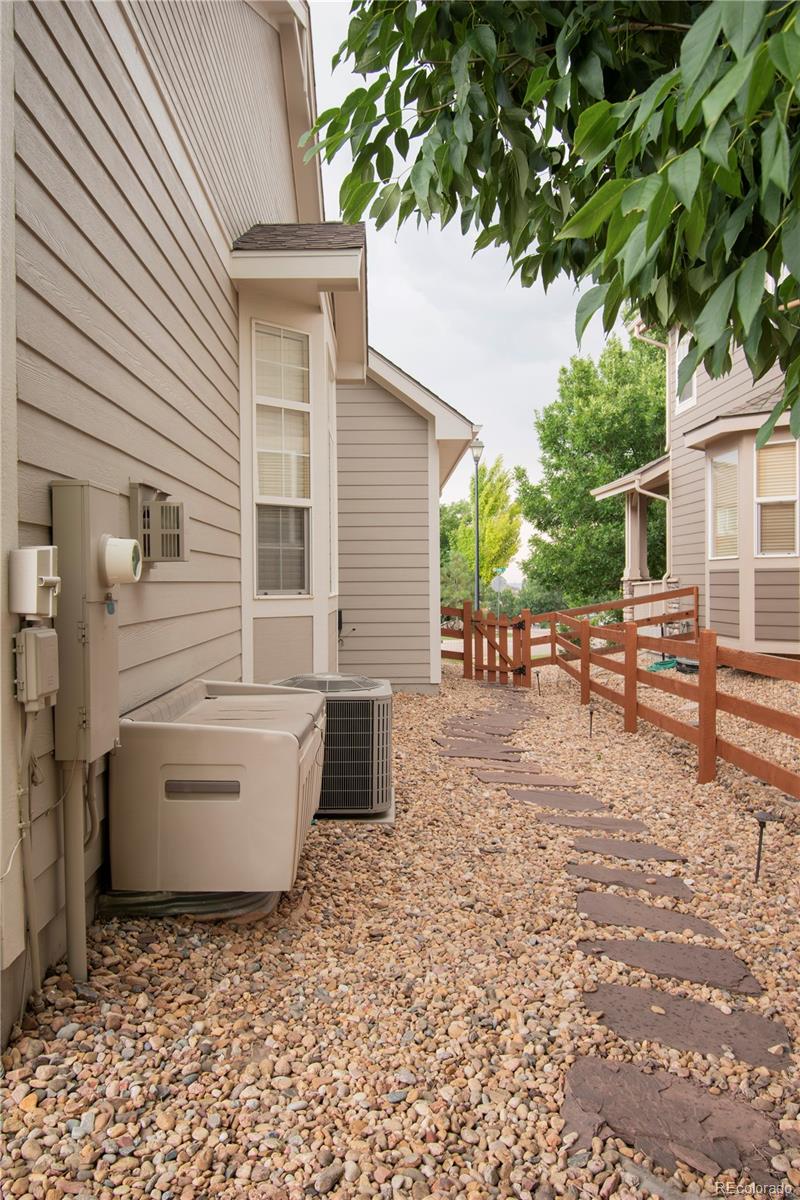 10496 Stable Lane