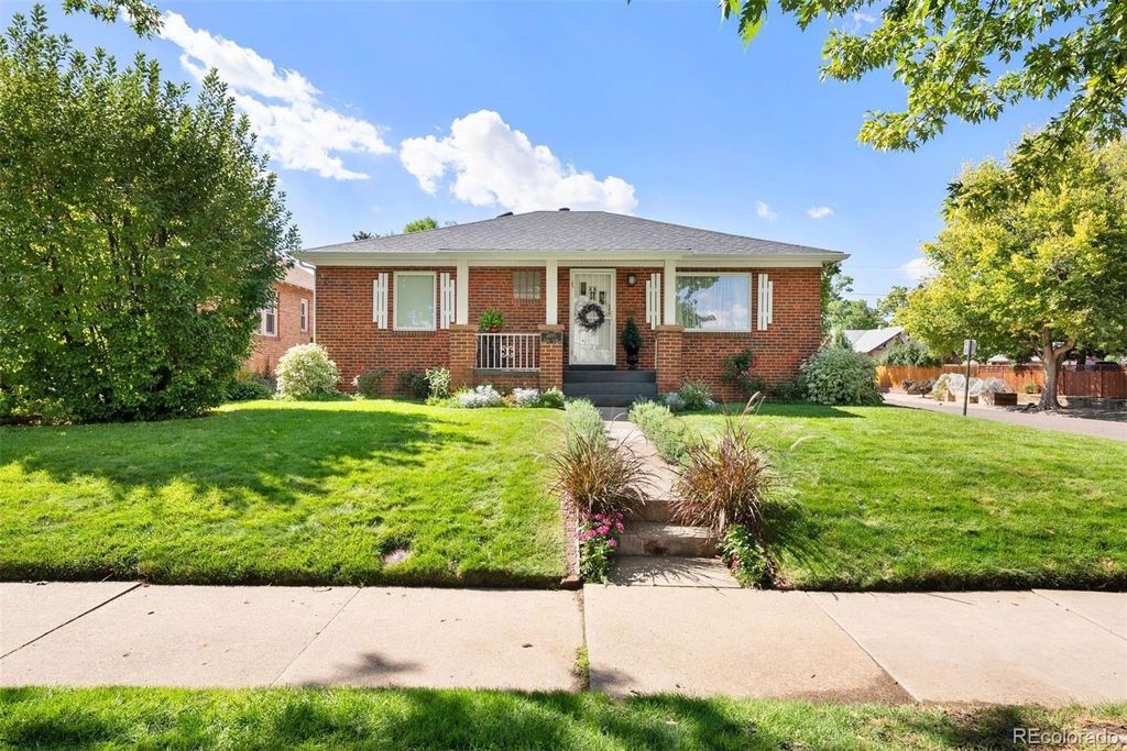 Photo of 2695 Eudora Street, Denver, CO 80207 (MLS # 5075893)