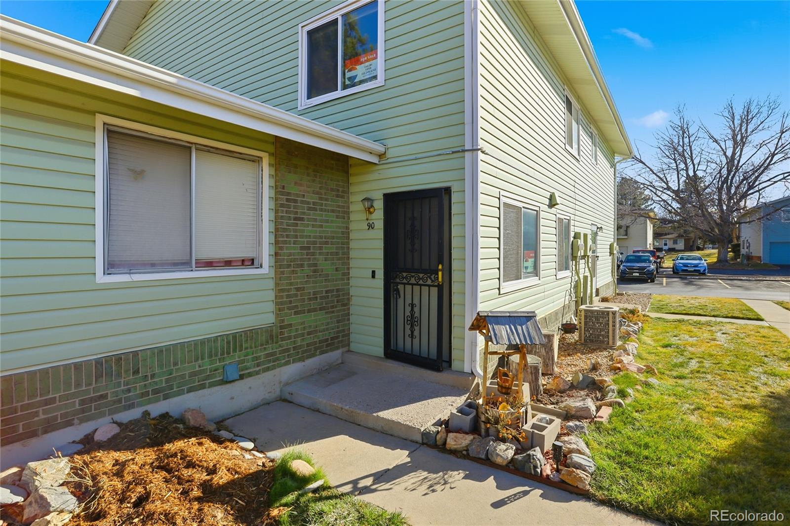 3355 S Flower Street 90