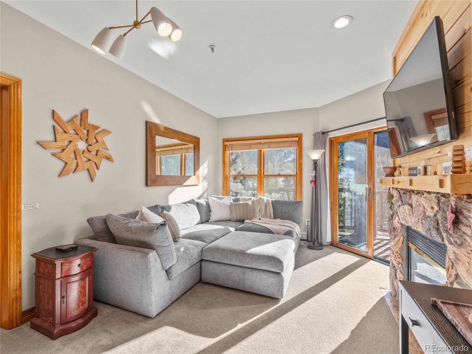 22714 US Highway 6 5989