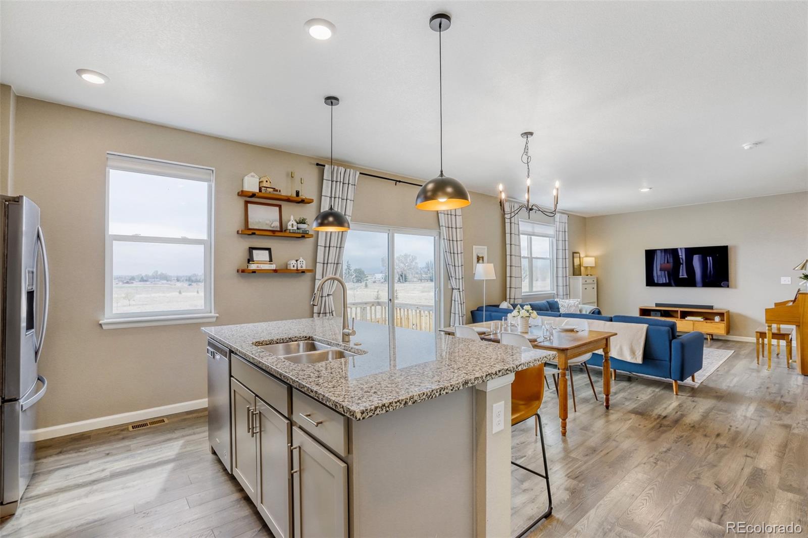 2078 Pineywoods Street