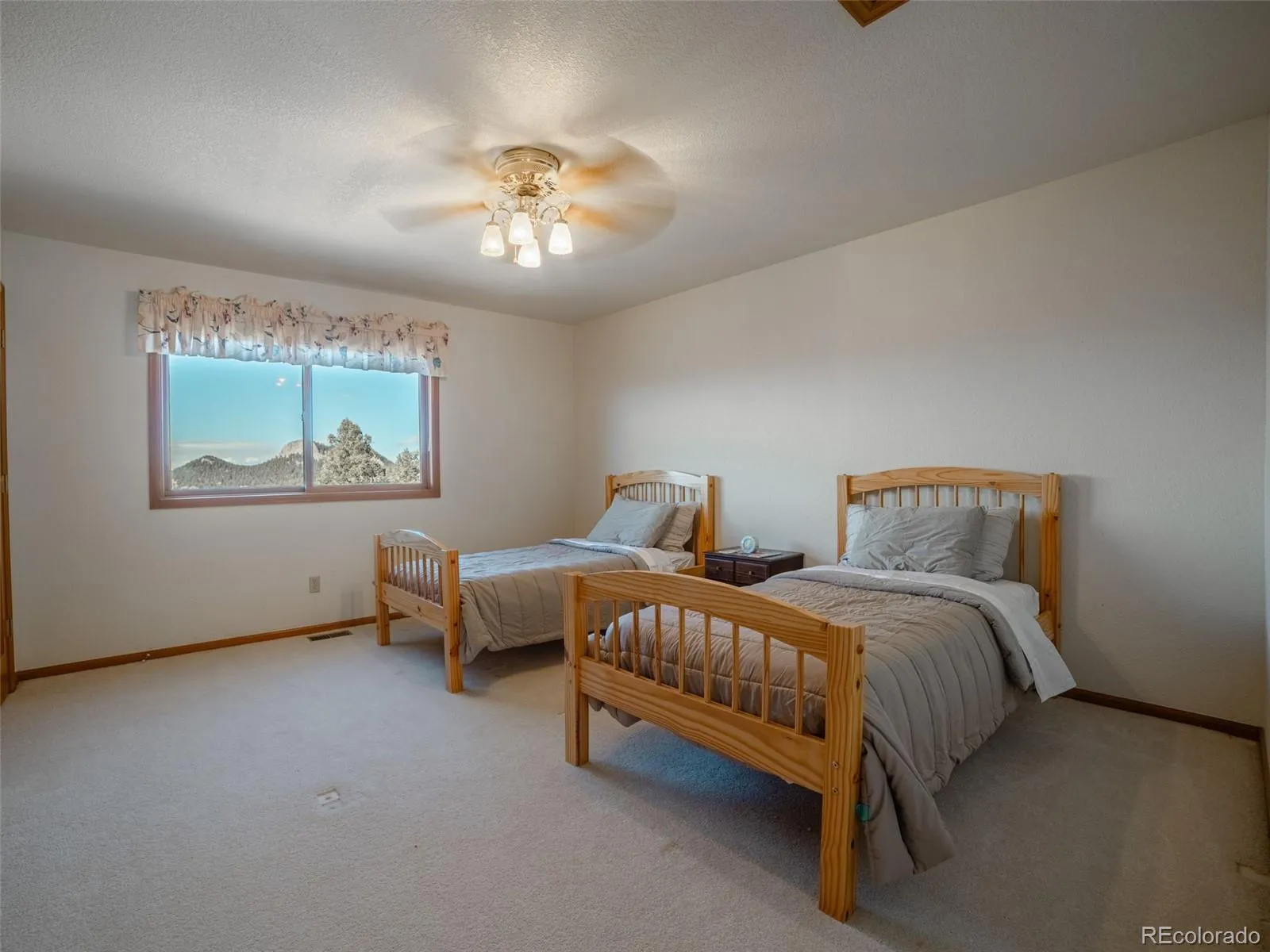 Conifer, Colorado 80433, United States, 4 Bedrooms Bedrooms, ,4 BathroomsBathrooms,Residential,Pending,5449