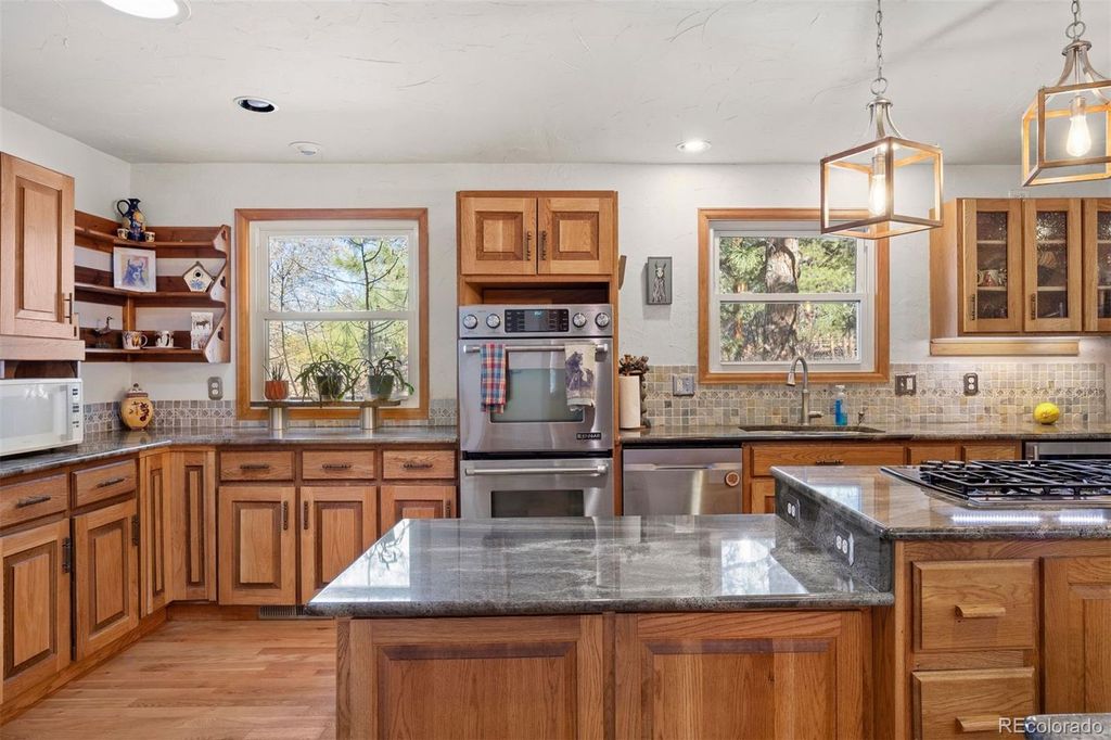 Photo of 2399 Vista Drive, Larkspur, CO 80118 (MLS # 7472891)