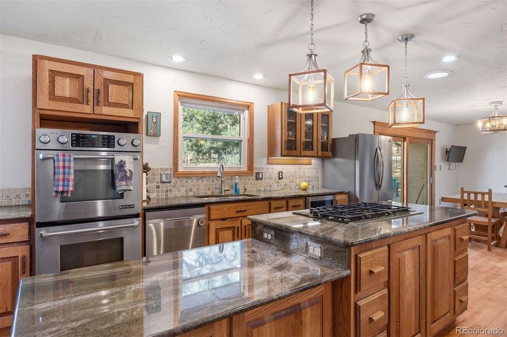 Photo of 2399 Vista Drive, Larkspur, CO 80118 (MLS # 7472891)