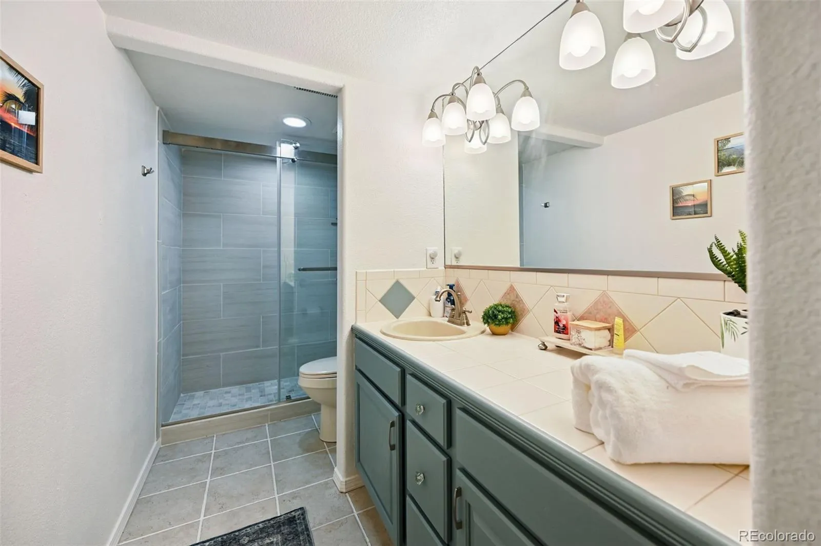 Colorado Springs, Colorado 80923, United States, 4 Bedrooms Bedrooms, ,3 BathroomsBathrooms,Residential,Active,183510