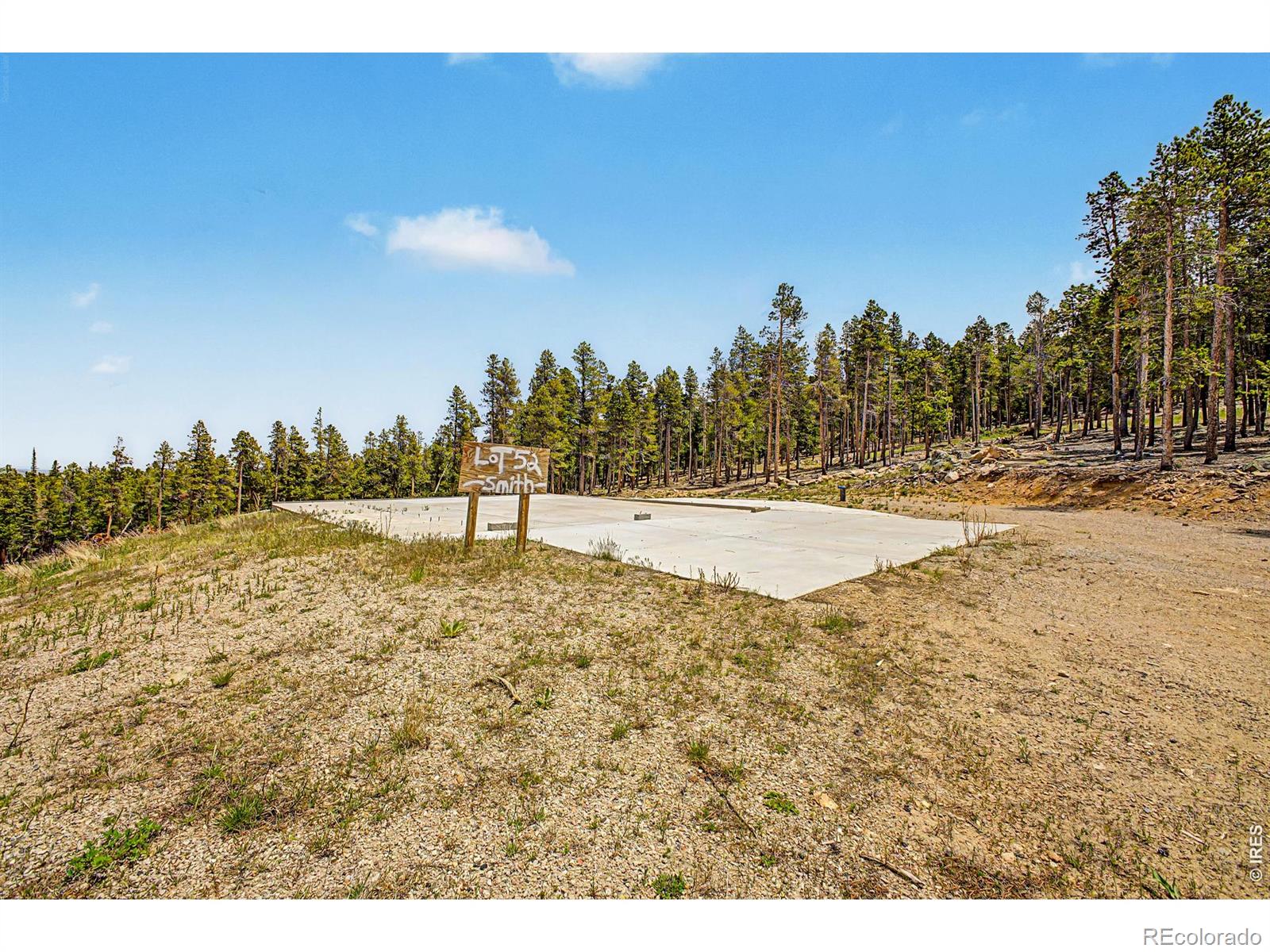 52 Meadowlake Drive