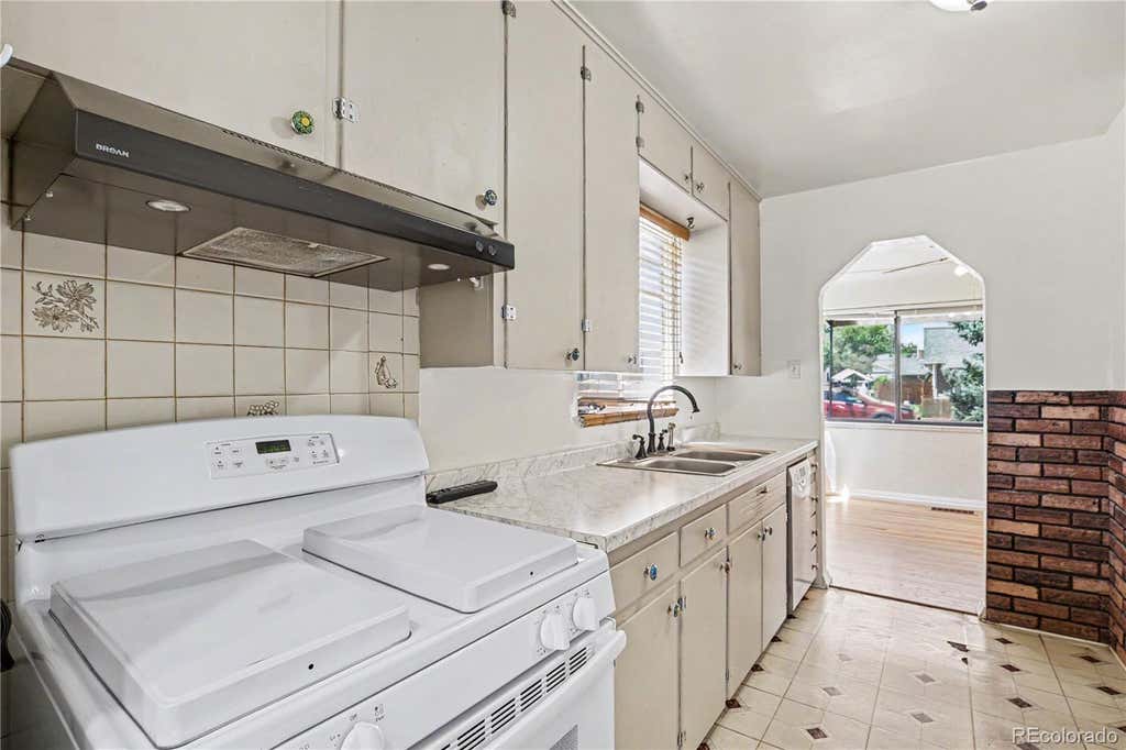 Photo of 4160 Sheridan Boulevard, Denver, CO 80212 (MLS # 3480463)