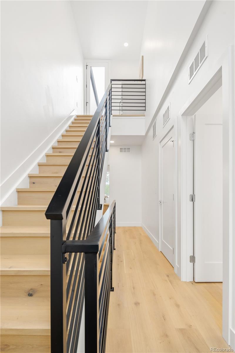 1223 Newton Street