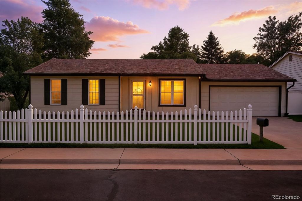 Photo of 946 W Willow Street, Louisville, CO 80027 (MLS # 9082164)