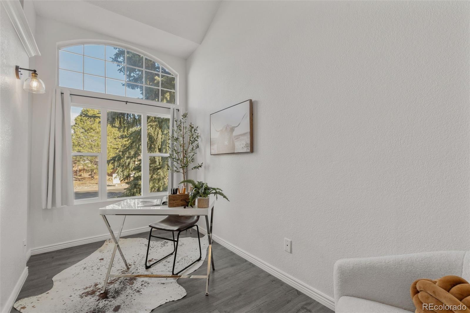 1197 N Deckers Place