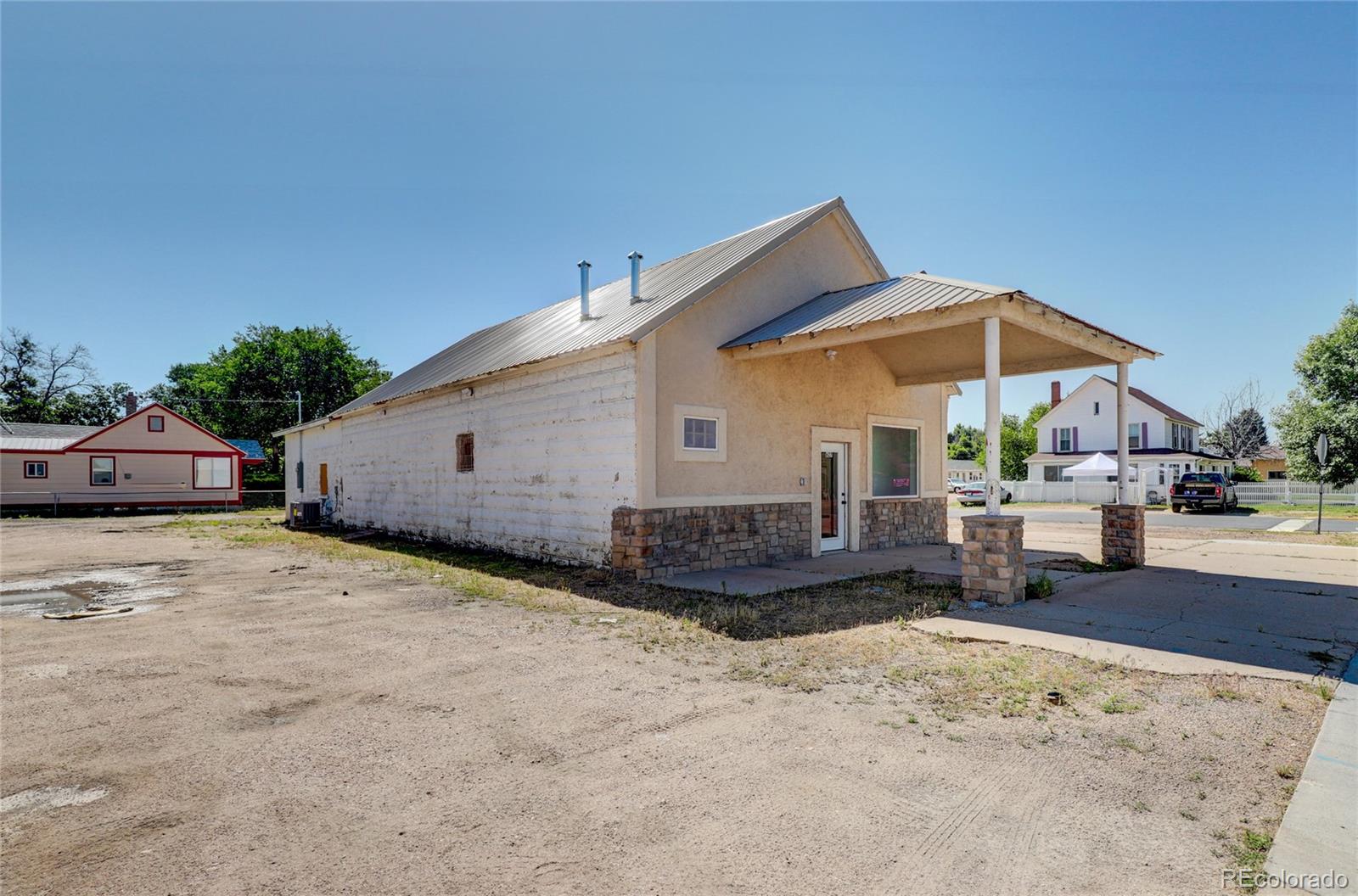 627 Main Street - Photo 3