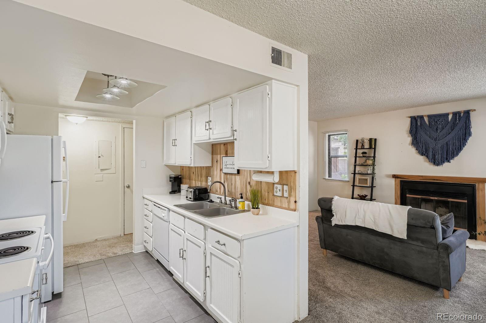 540 S Forest 104