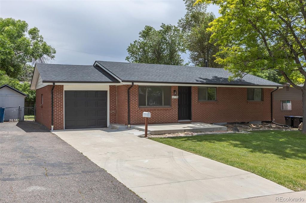 Photo of 6176 Ammons Street, Arvada, CO 80004 (MLS # 9114927)
