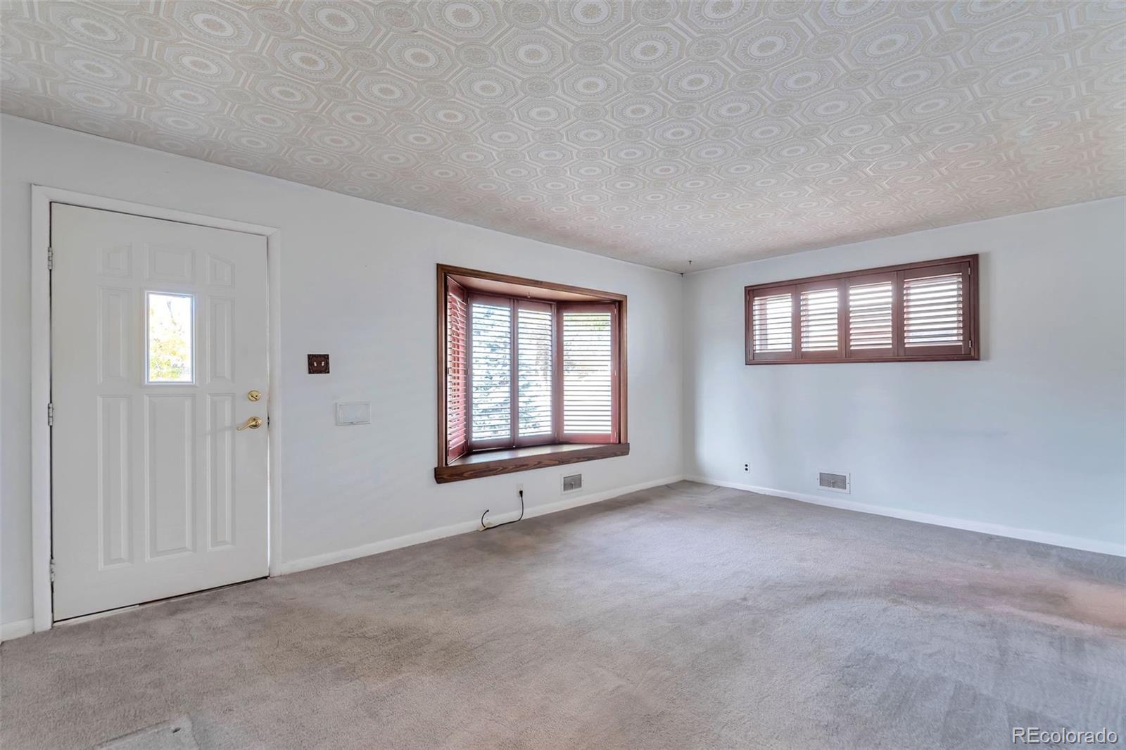 6916 Fern Drive