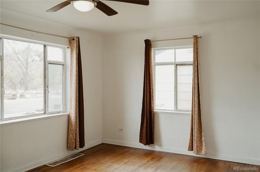 Photo of 5 Stuart Street, Denver, CO 80219 (MLS # 4126821)