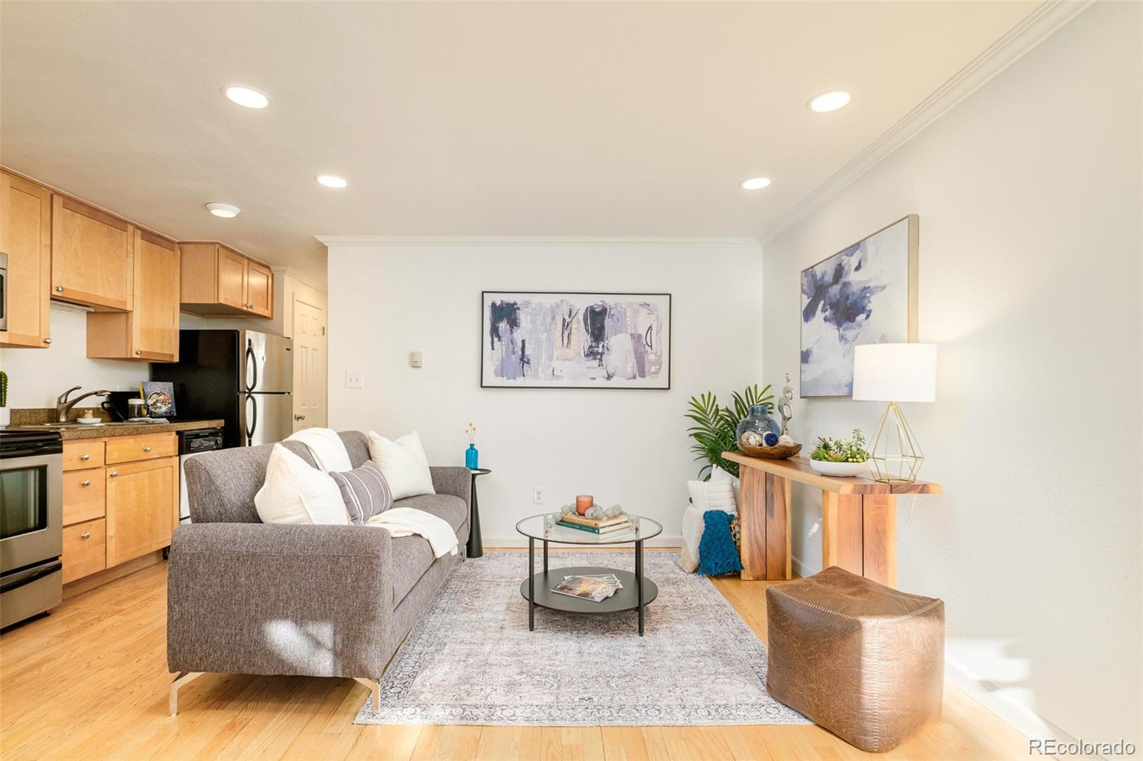 1135 Elizabeth Street 105