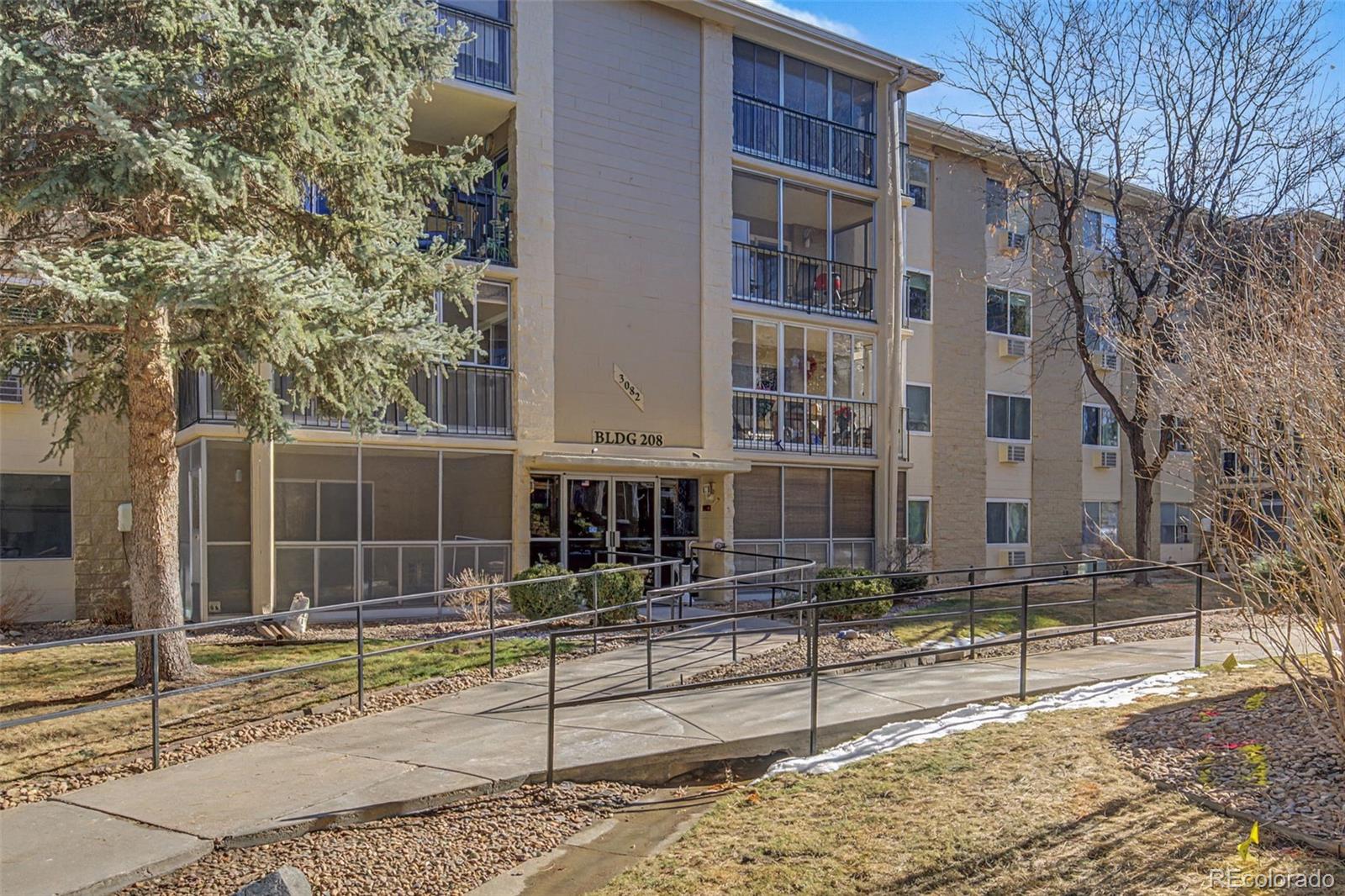 3082 S Wheeling Way 404