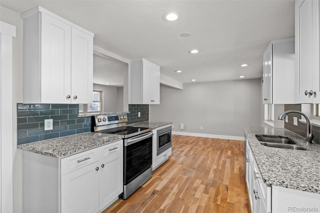 Photo of 13537 W Alaska Drive, Lakewood, CO 80228 (MLS # 9076975)