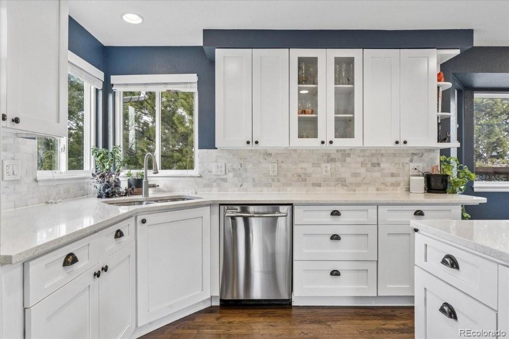 7459 La Quinta Place