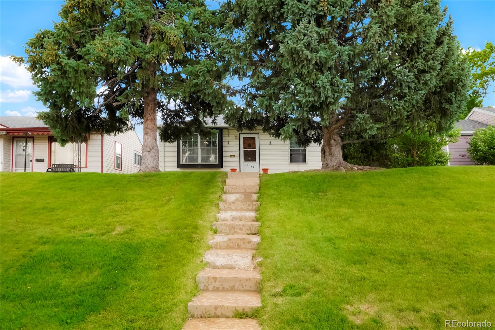 2732 W Archer Place