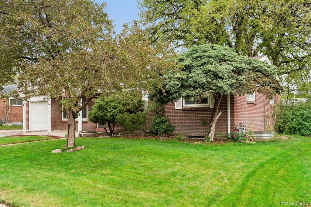 Photo of 3225 W Chenango Avenue, Englewood, CO 80110 (MLS # 6361332)