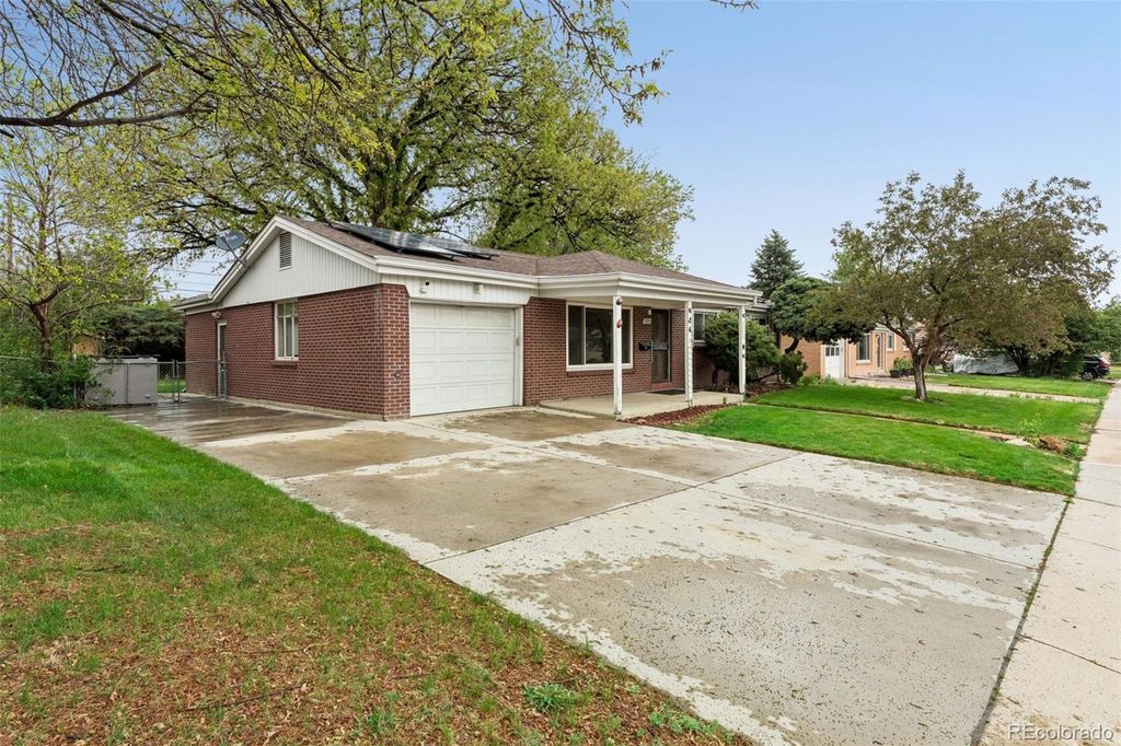 Photo of 3225 W Chenango Avenue, Englewood, CO 80110 (MLS # 6361332)