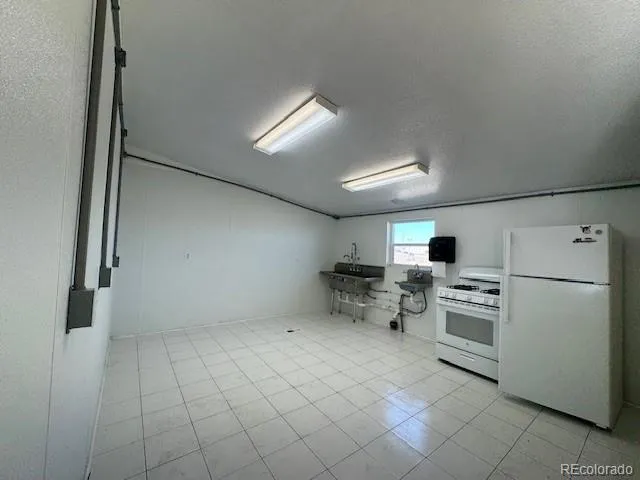Penrose, Colorado 81240, United States, ,Commercial,Active,109696