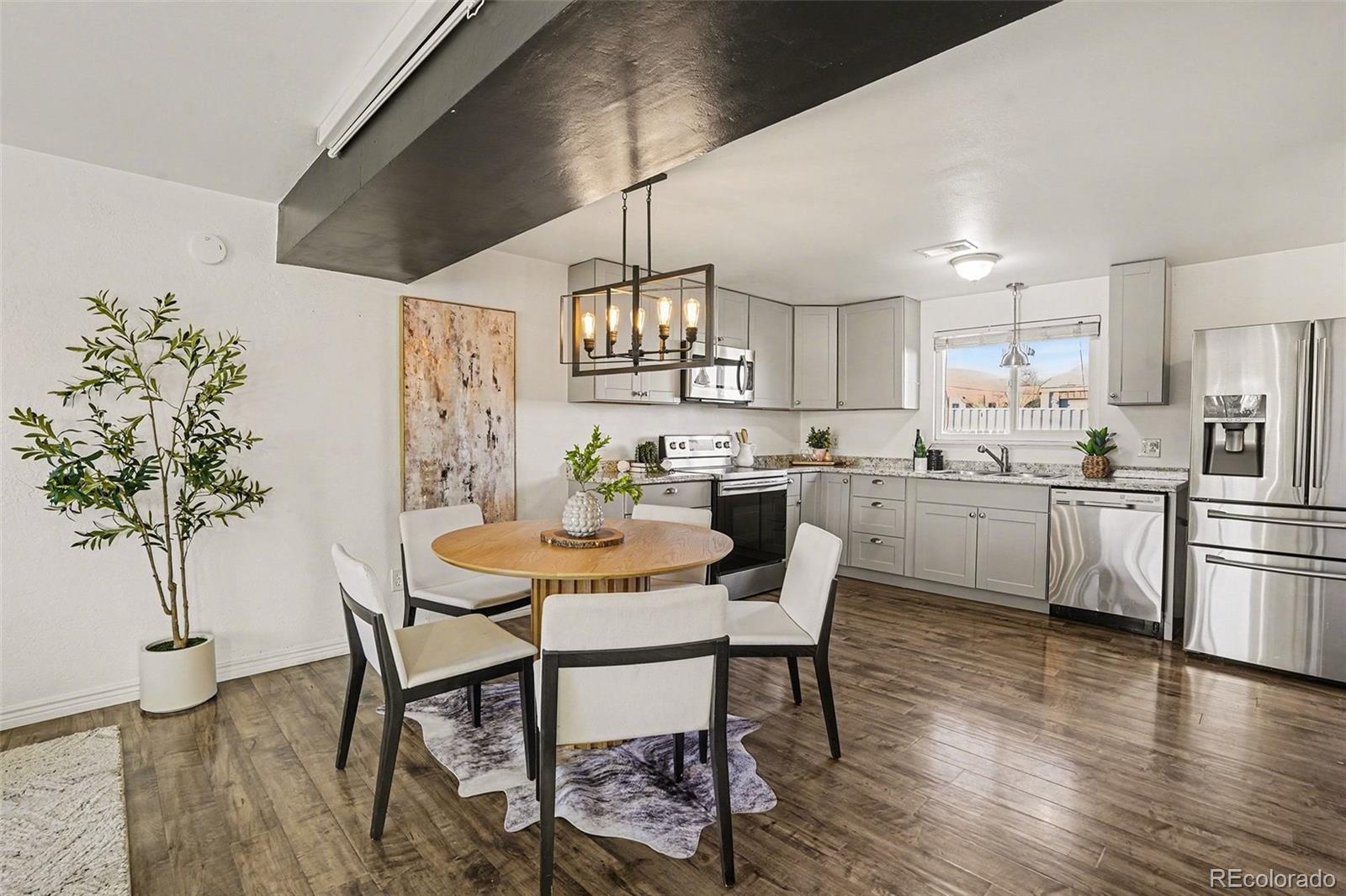 6317 W Mississippi Place