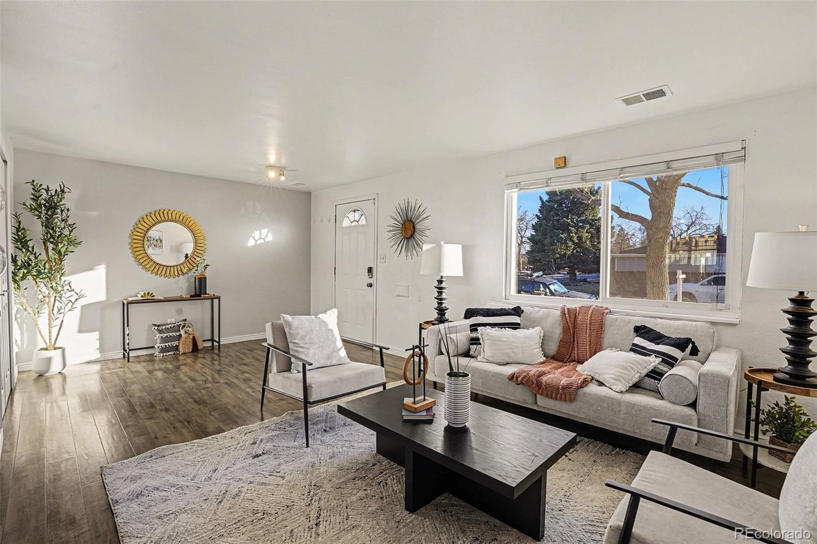 6317 W Mississippi Place