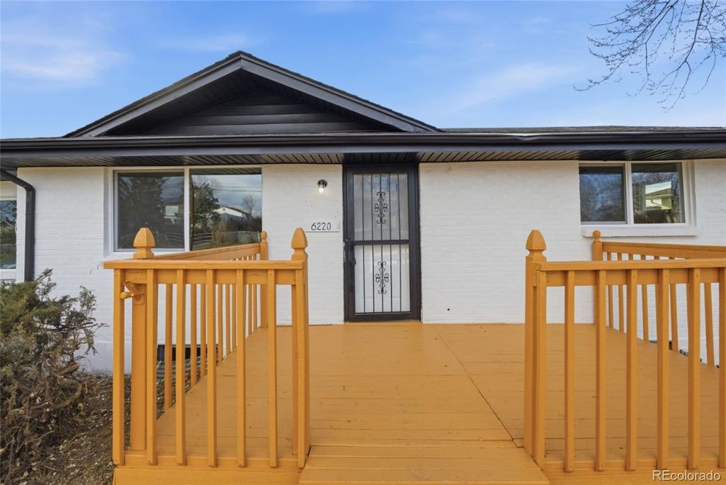 Photo of 6220 W Ohio Avenue, Lakewood, CO 80226 (MLS # 8456200)