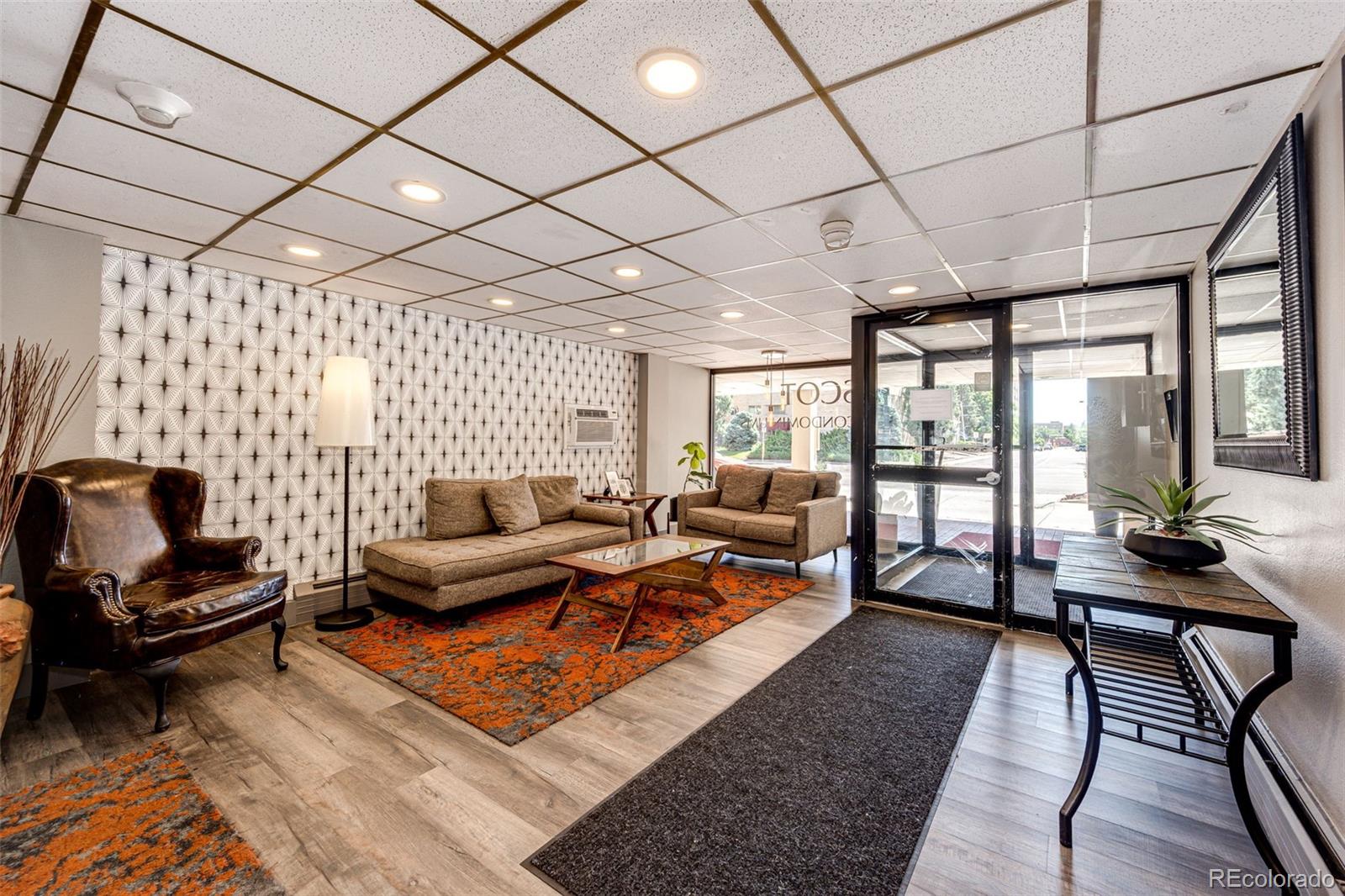 1035 Colorado Boulevard 405